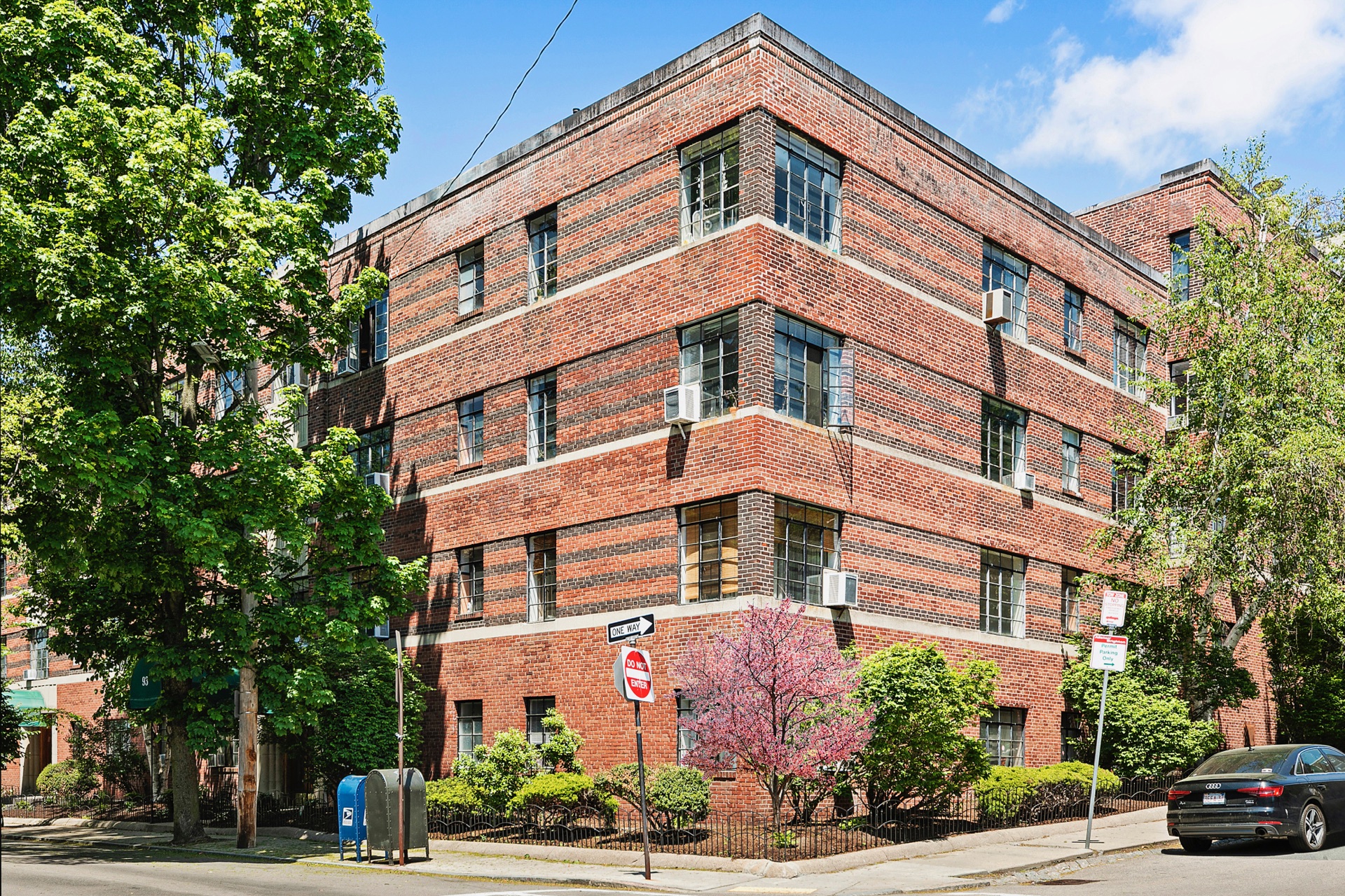 Strathwick exterior spring