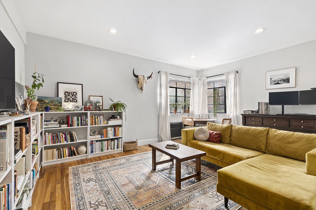 93 Strathmore, Unit 2